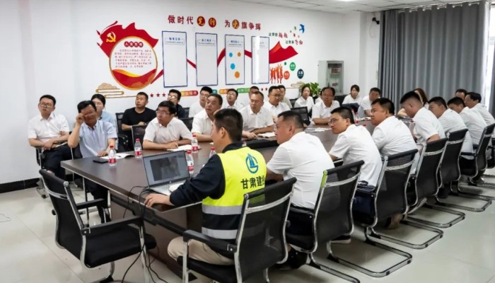 生態(tài)公司組織全司技術(shù)人員到肅州區(qū)飛天路南段市政管網(wǎng)建設工程觀摩學習