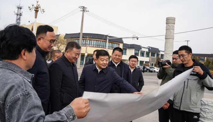 肅州區(qū)委副書(shū)記、區(qū)長(zhǎng)宋濟(jì)民調(diào)研生態(tài)公司酒泉火車(chē)站站房改造提升項(xiàng)目復(fù)工復(fù)產(chǎn)情況